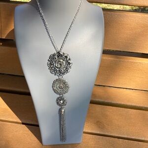 Long‎ Rose and Tassel Necklace